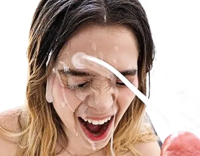 Красотка Молли работает с двумя бритыми членами