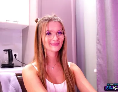 Решил помочь русской студентке с подготовкой к сессии в обмен на страстный секс