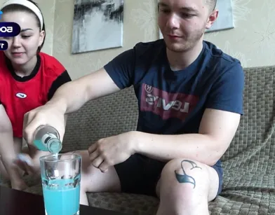 Домашний секс по русски - выпила и трахнулась с парнем