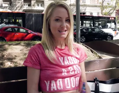 Согласилась стать шлюхой на час