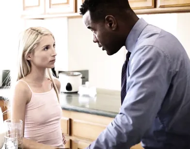 Падчерица сама захотела секса с отчимом