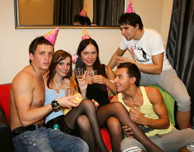 Русская, студентческая вечеринка закончилась сексом