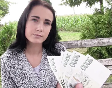 Знакомство с похотливой девушкой закончилось сексом за деньги